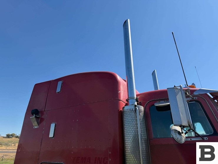1989-peterbilt-379-image-40