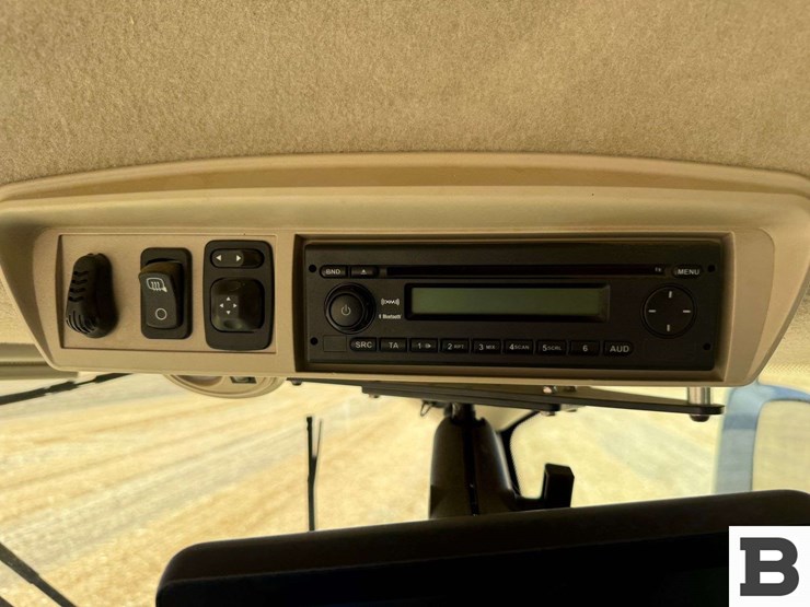 2014-john-deere-s660-image-93