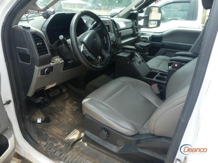 2017-ford-f550-image-9