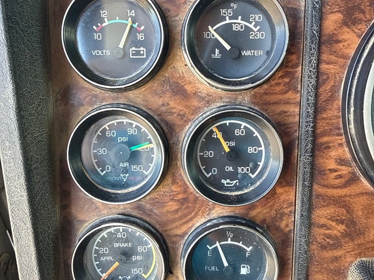 2000-kenworth-t300-image-22