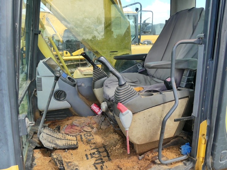 2006-komatsu-pc220-lc-image-17