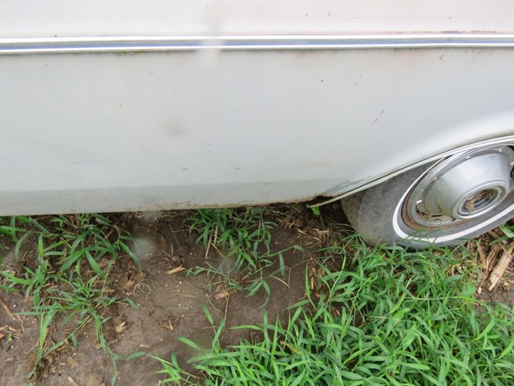1966-chevrolet-impala-4dr-sedan-image-5