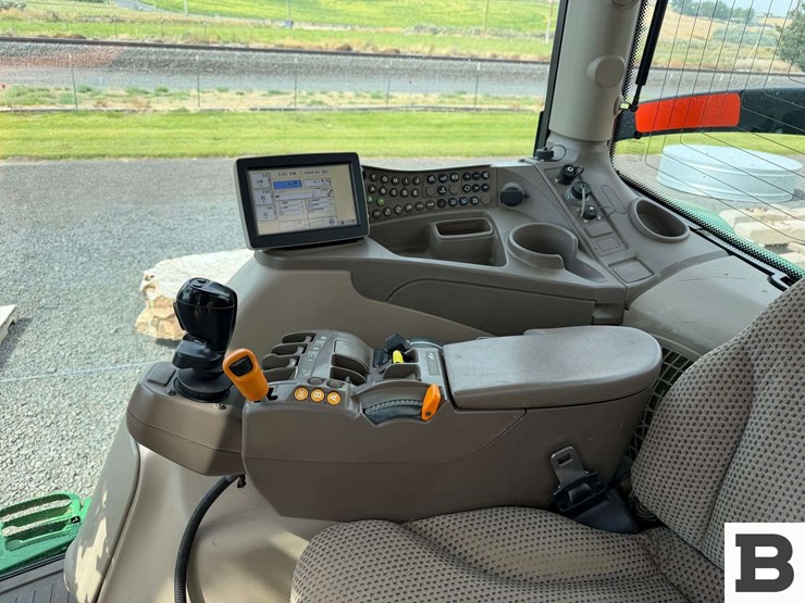2015-john-deere-6210r-image-75