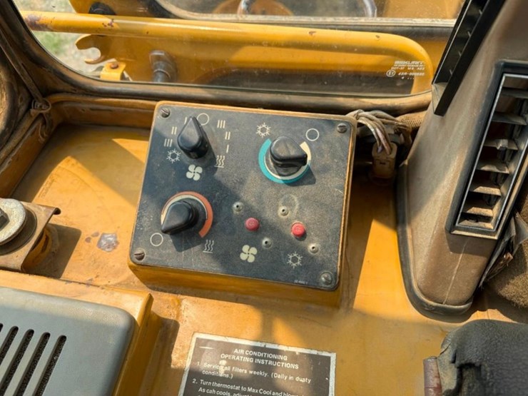 caterpillar-953b-image-18