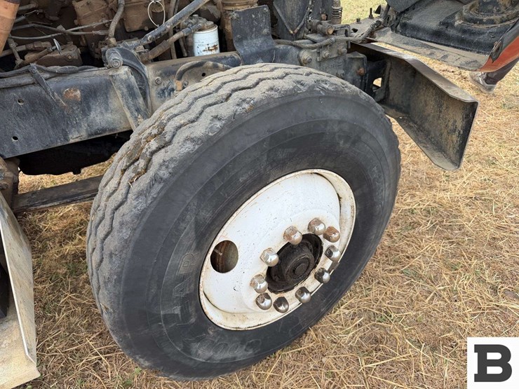 1988-mack-rd688s-image-33