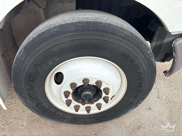2018-international-durastar-4300-image-50