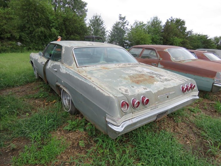 1965-chevrolet-impala-4dr-ht-image-5