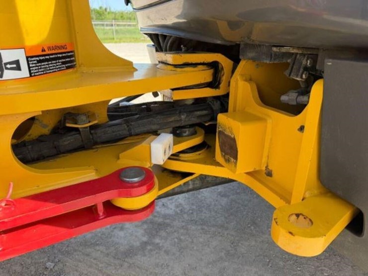 2020-deere-204l-image-43