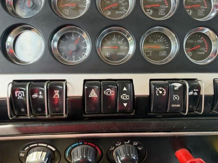 2009-kenworth-t800-image-14