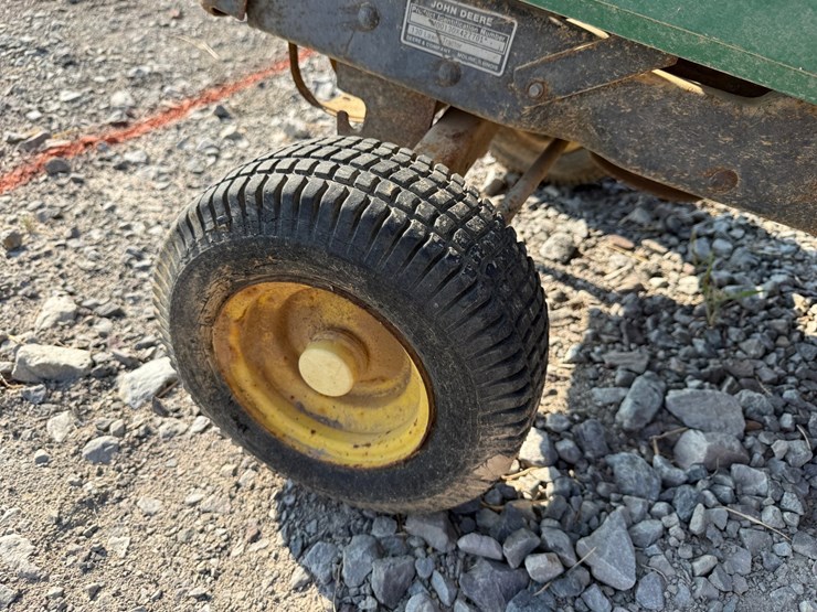 john-deere-130-image-12