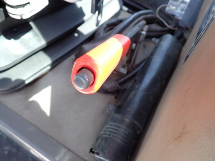 2009-kubota-m135x-image-40