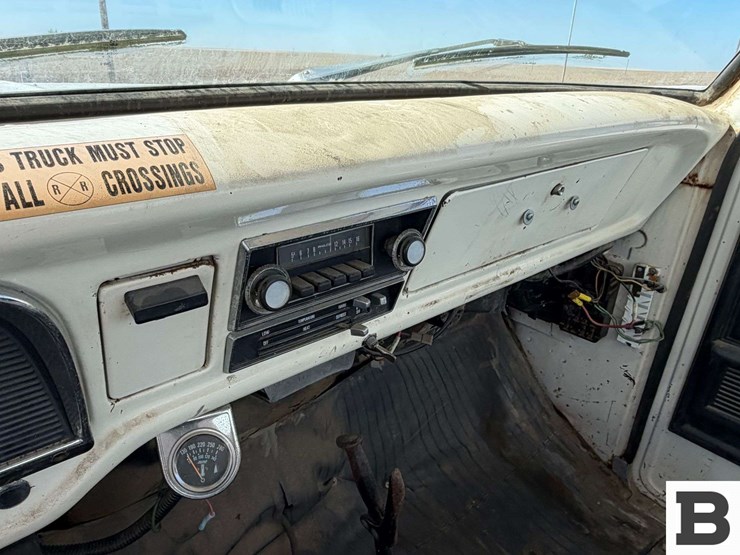 1976-ford-f750-image-38