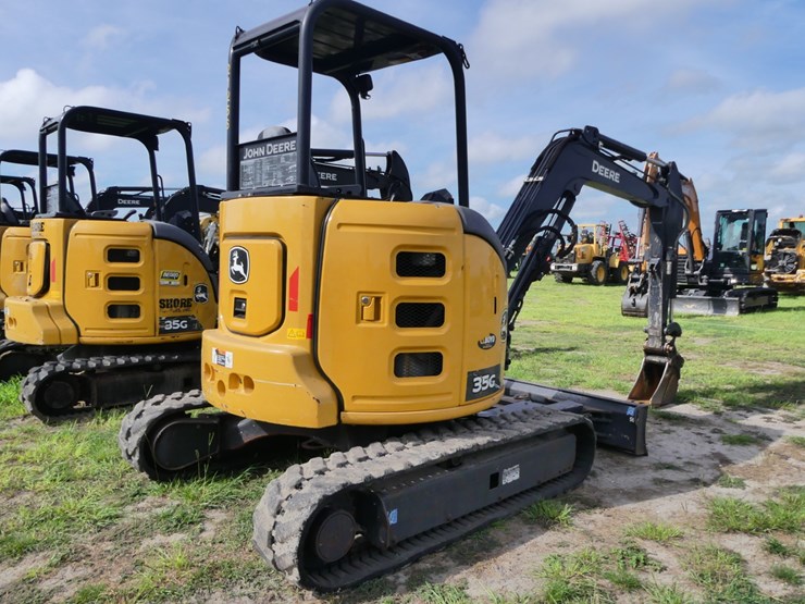2022-deere-35g-image-3