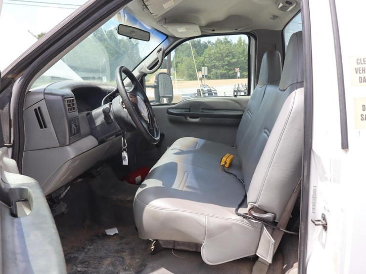 2002-ford-f450-image-27