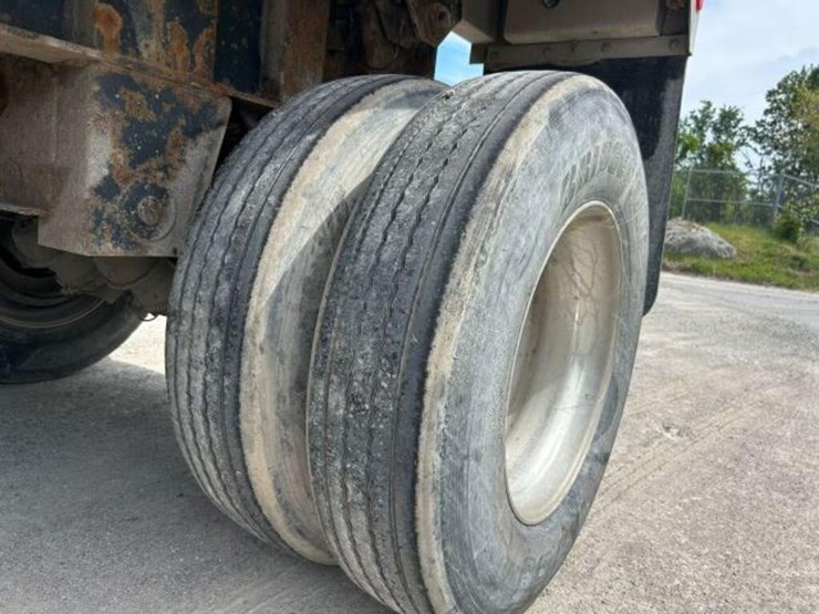 2016-custom-42-ft-image-25