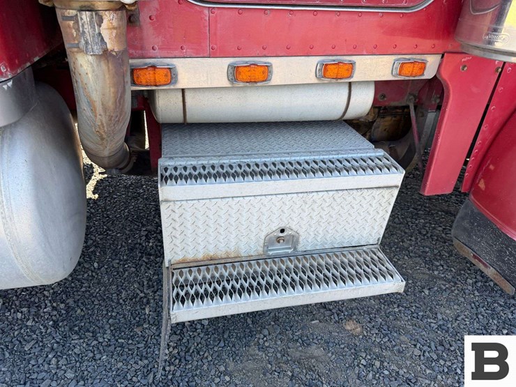 1989-peterbilt-379-image-39