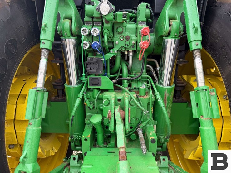 2015-john-deere-6210r-image-37