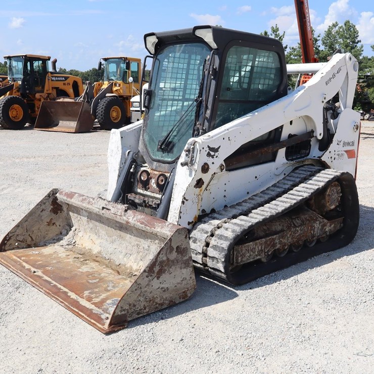 2017 BOBCAT T740