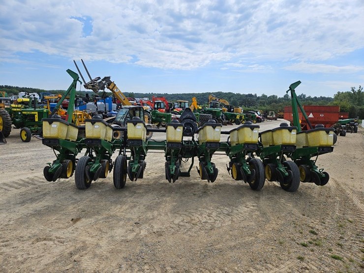 john-deere-7200-image-5