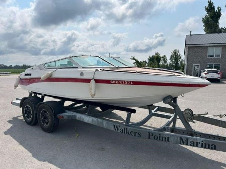 1990-celebrity-180-18-ft-bowrider-clci0220b090-image-3