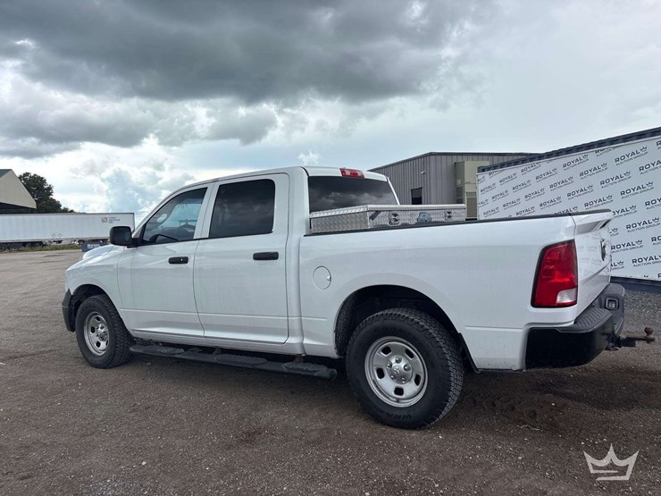 2017-dodge-1500-image-4