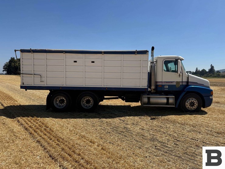 1997-freightliner-fl80-image-7