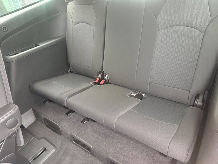 2017-chevrolet-traverse-lt-image-18