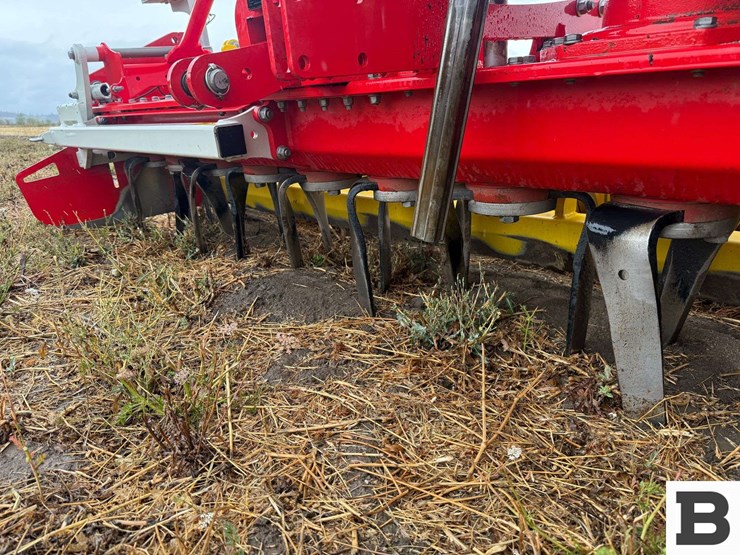 2025-pottinger-lion-4030-master-rotary-harrow-image-12