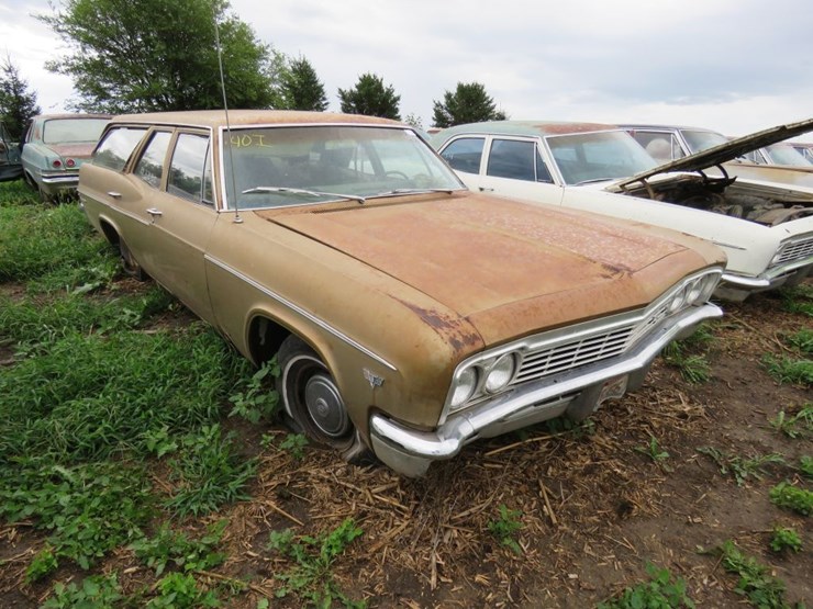 1966-chevrolet-belair-4dr-wagon-image-3