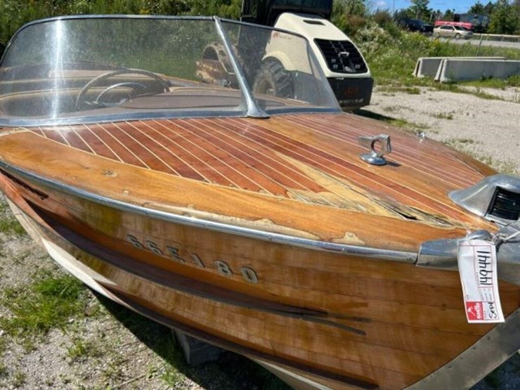 century-antique-wooden-18-ft-power-boat-image-15