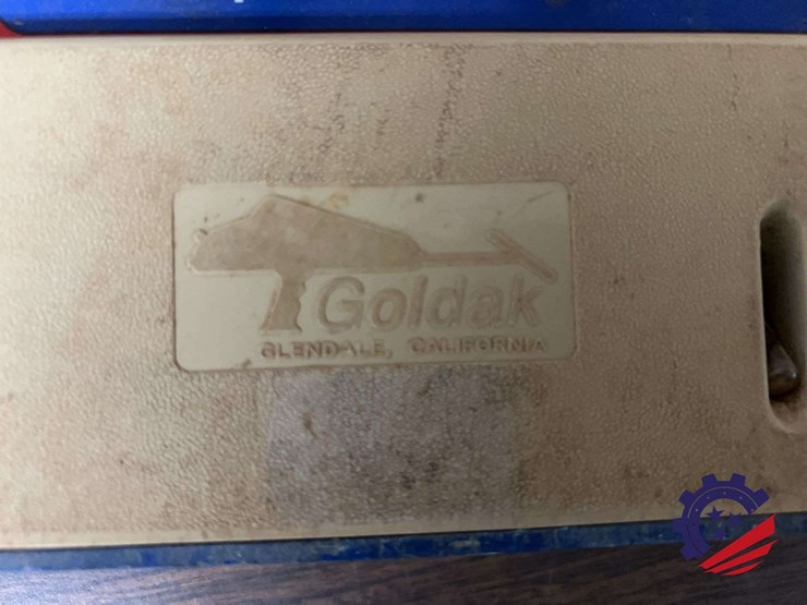 two-goldak-902-utility-locator-sets-with-transmitter-and-receiver-image-5