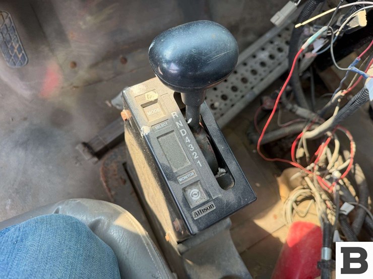 2007-sterling-l8500-image-64