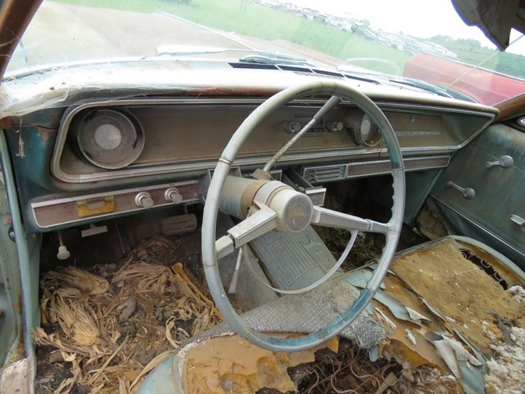 1965-chevrolet-impala-4dr-sedan-image-8