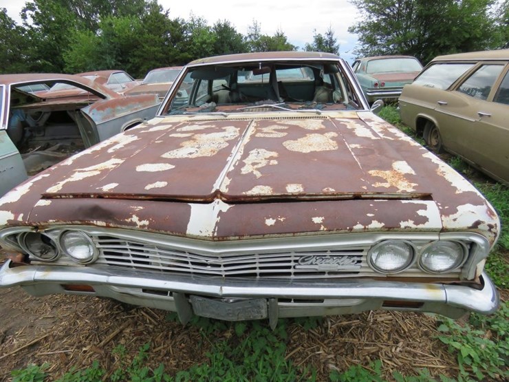 1966-chevrolet-impala-4dr-wagon-image-2