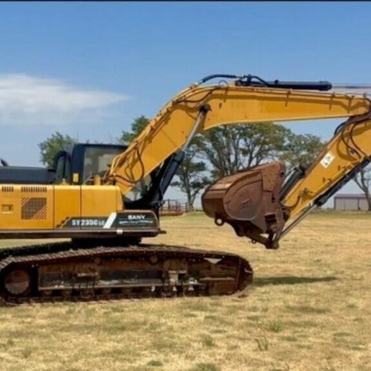2017 SANY SY235C LC