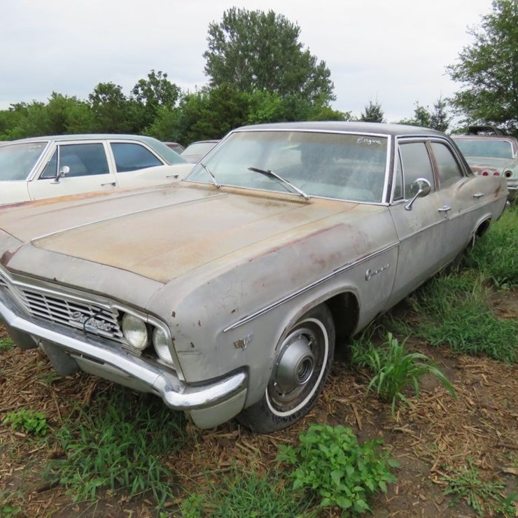 1966 Chevrolet Impala 4dr Sedan