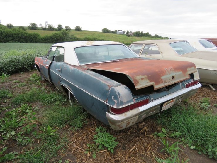 1966-chevrolet-impala-4dr-sedan-image-6