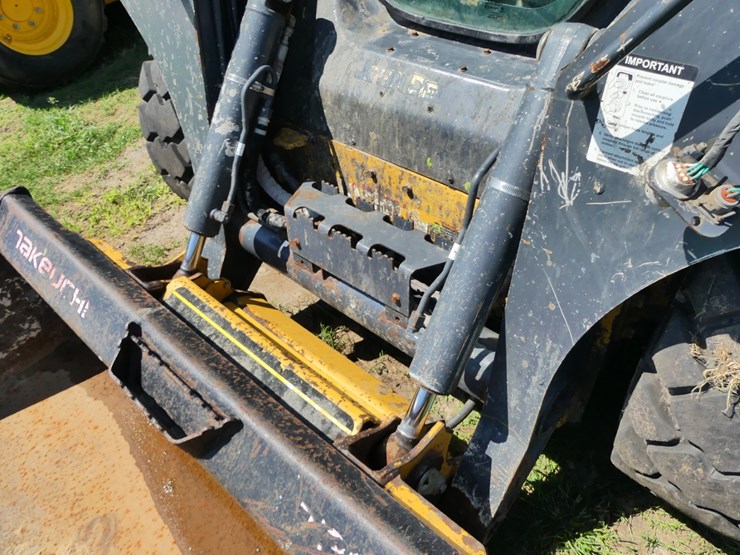 2020-deere-312gr-image-11