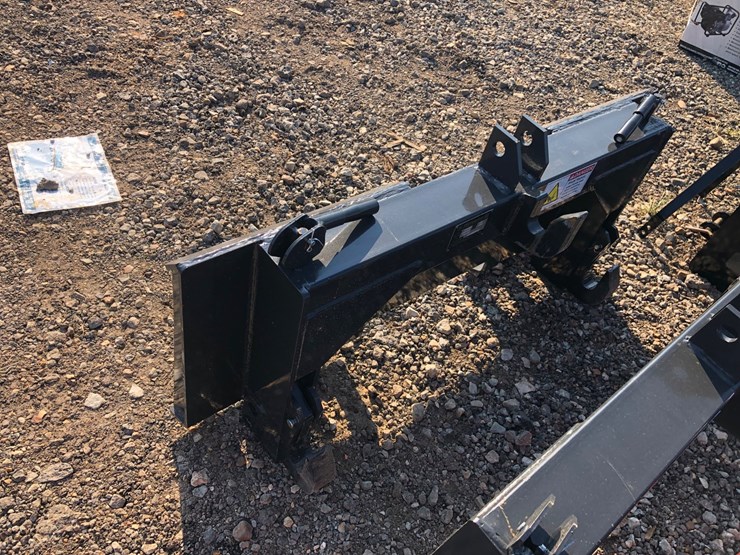 #82-•-skid-steer-to-3-pt-converter-plate-image-2