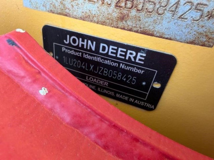 2020-deere-204l-image-9
