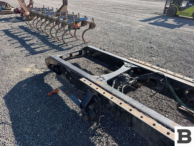 2013-volvo-vnl-truck-frame-image-14
