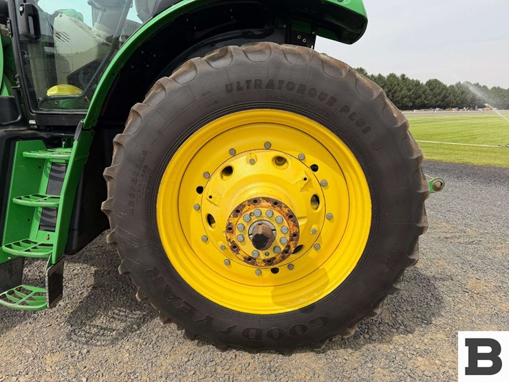2015-john-deere-6210r-image-28