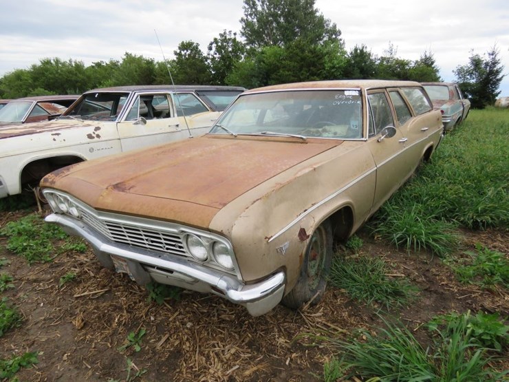 1966-chevrolet-belair-4dr-wagon-image-8