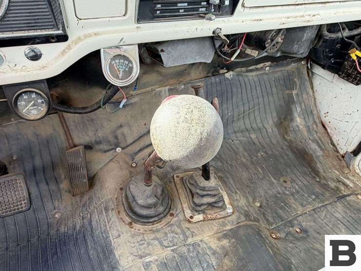 1976-ford-f750-image-33