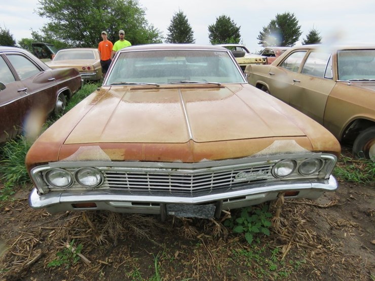 1966-chevrolet-impala-4dr-ht-image-2