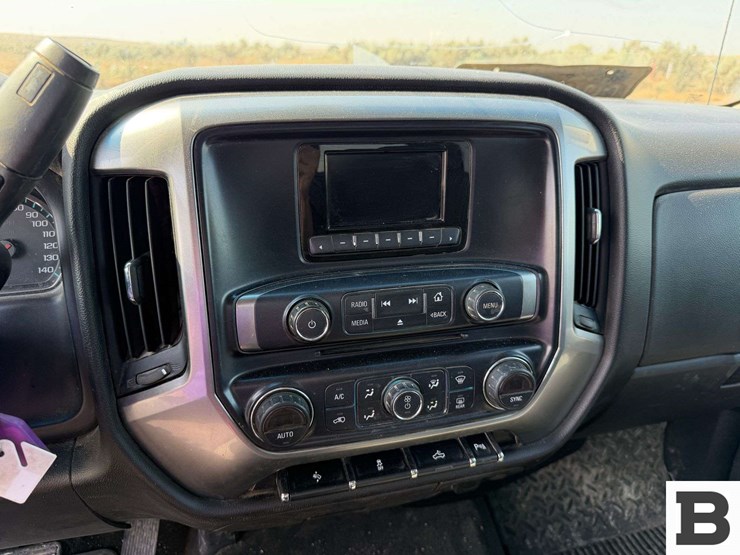 2015-chevrolet-silverado-1500-image-26