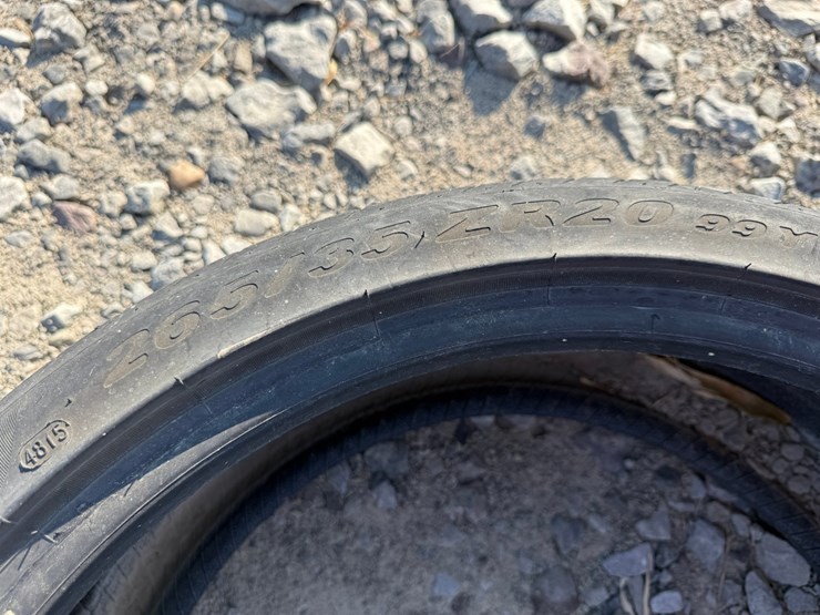 #27578-•-(1)-p-zero-265/35r20-tire-inv#-27578-image-6