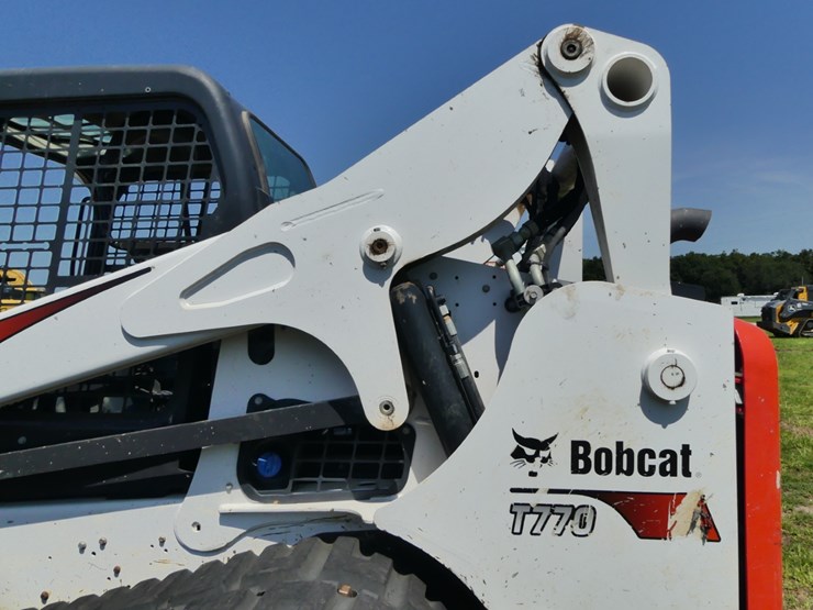 2023-bobcat-t770-image-8