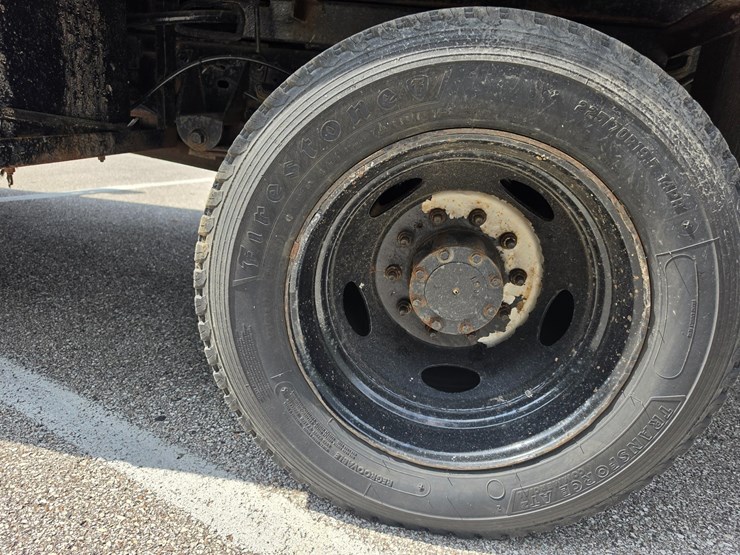 2006-ford-f550-image-73