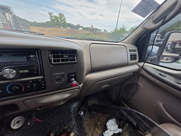 2001-ford-f350-image-35